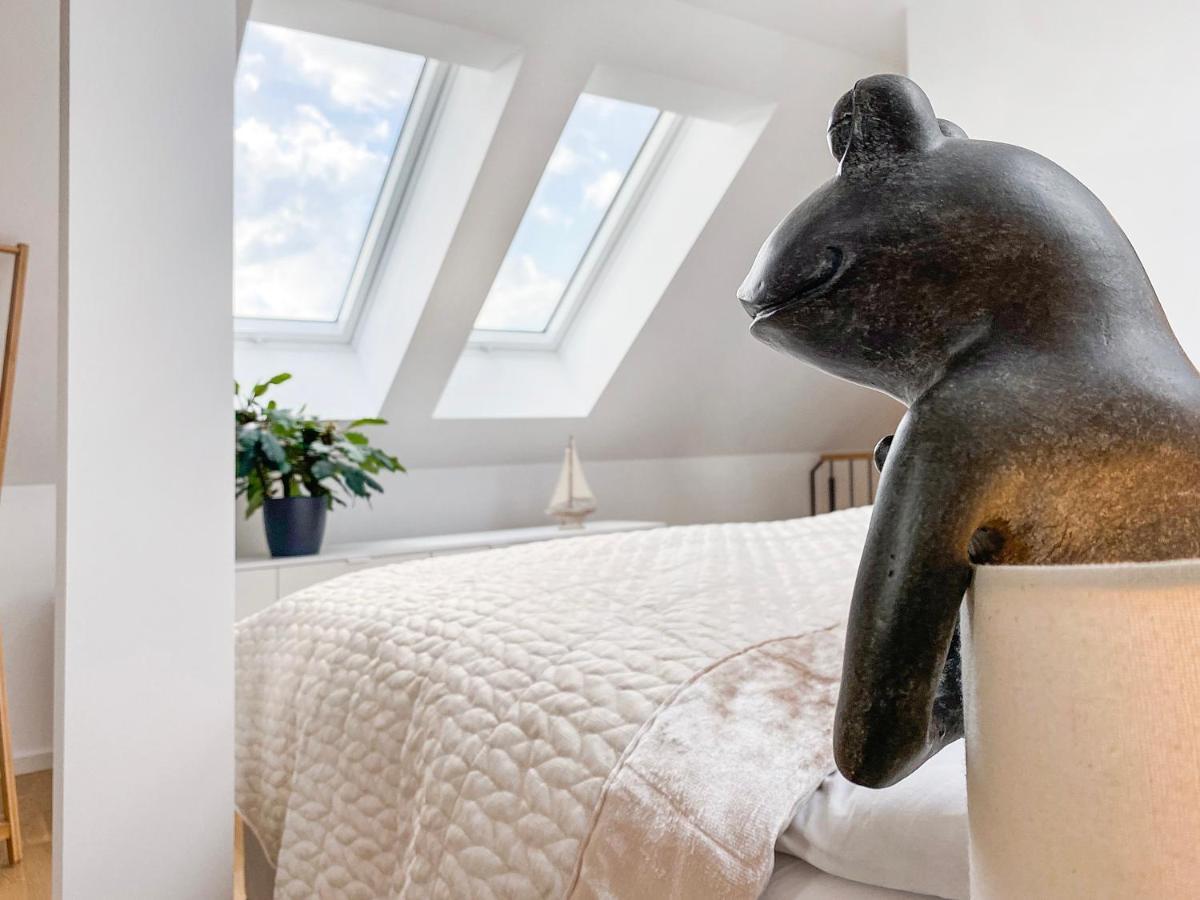 Modern & Stylisch - Penthouse-Feeling Nahe Flughafen Muenchen Apartamento Freising Exterior foto